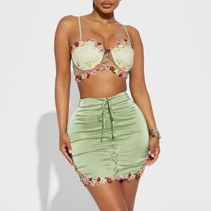 Fashion Nova Flower Satin Skirt Set - XS (bra is running bigger)